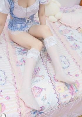 揉捏女邻居高耸的双乳电影_HD视频大全