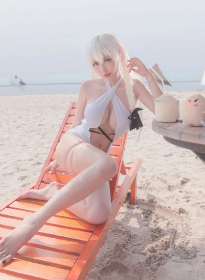突袭AV女优艾秋性爱小游戏作不停_免费观看